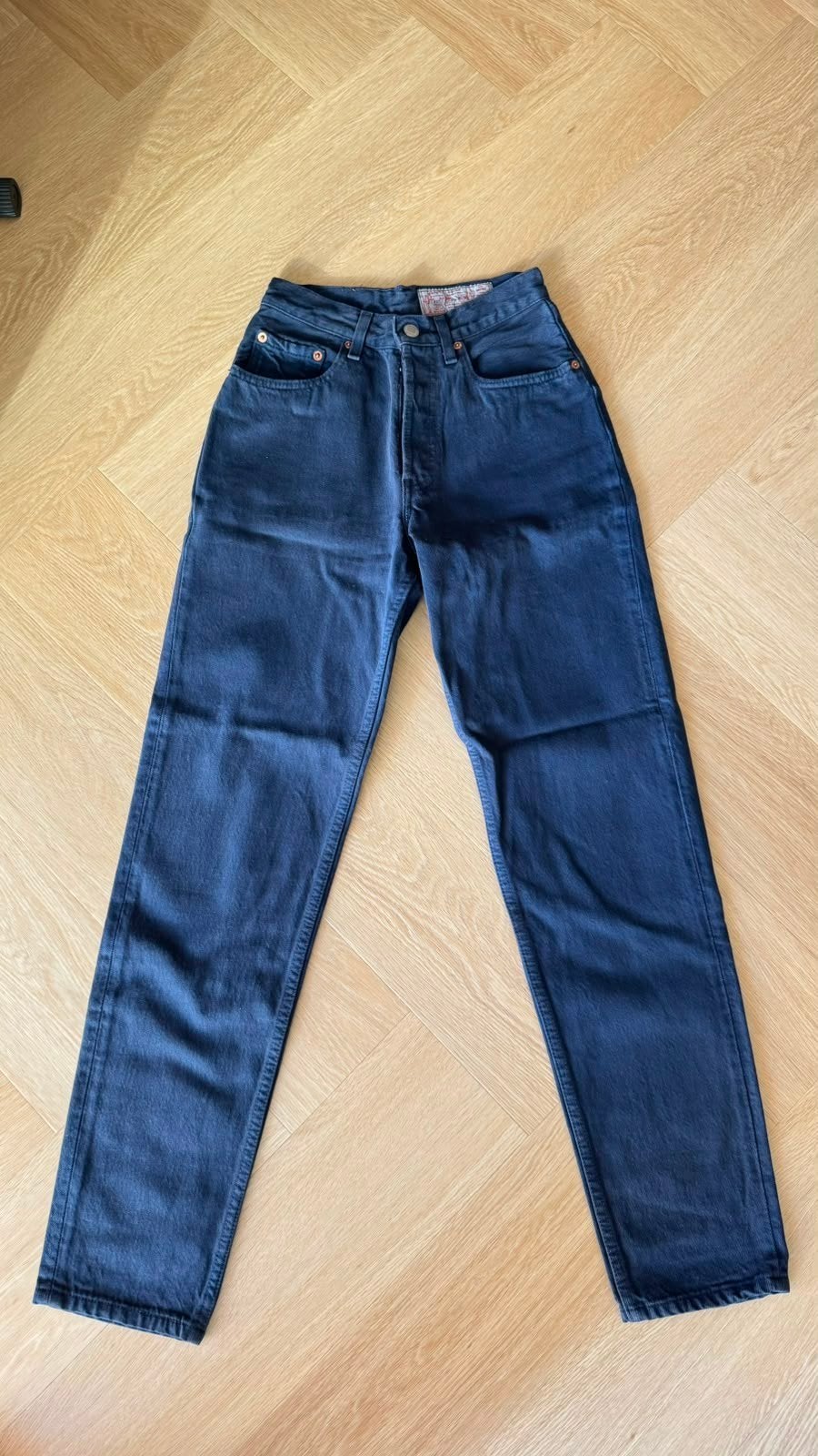 Levi's 901 Jeans - Donkerblauw - W26 L30, Ophalen of Verzenden, Zo goed als nieuw, Blauw, W27 (confectie 34) of kleiner
