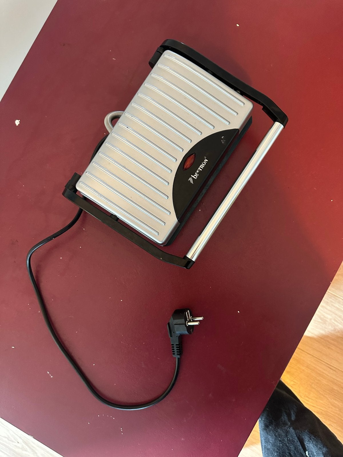 Bestron Tosti-ijzer - Gebruikt maar werkt perfect!, Ophalen, Gebruikt
