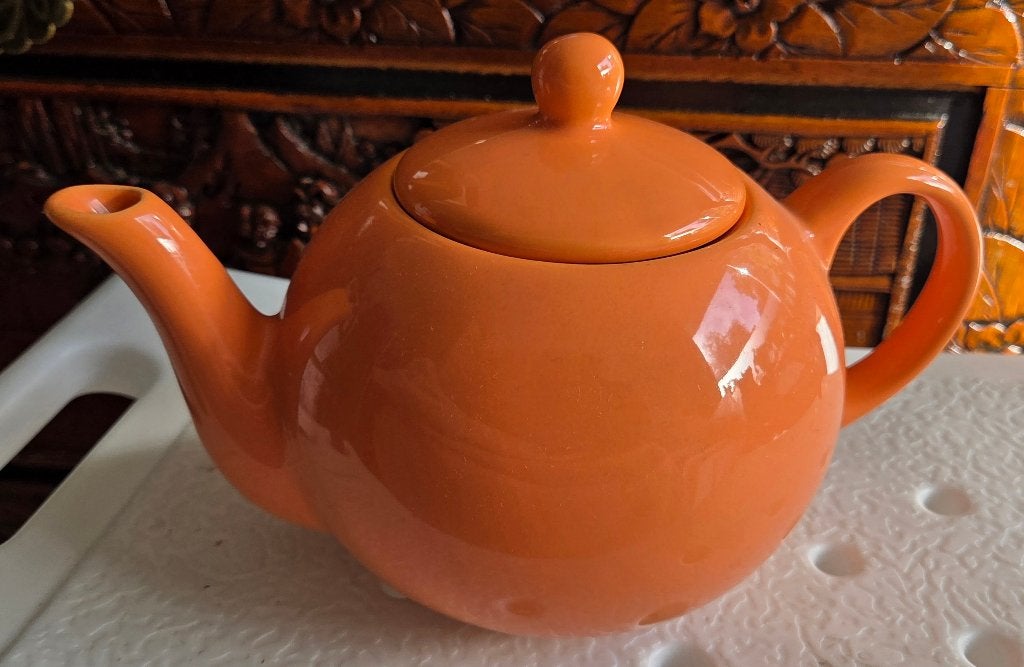 Nw, Mooie oranje theepot van het merk Palácio, Nieuw, Ophalen of Verzenden, Aardewerk, Theepot