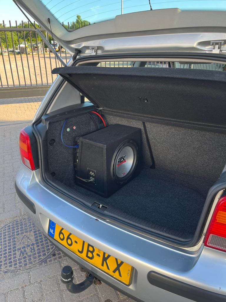 Volkswagen Golf 1.6 77KW 2002 Grijs, Voorwielaandrijving, 4 cilinders, 49 €/maand, Handgeschakeld