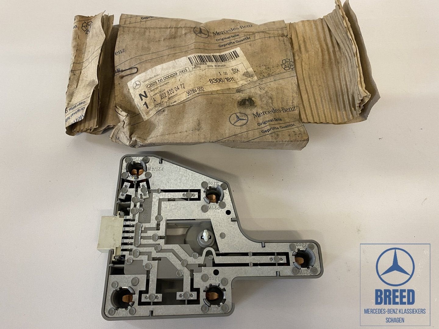 NOS lampendrager rechtsachter voor Mercedes-Benz W202, Auto-onderdelen, -, Nieuw, Ophalen of Verzenden, -