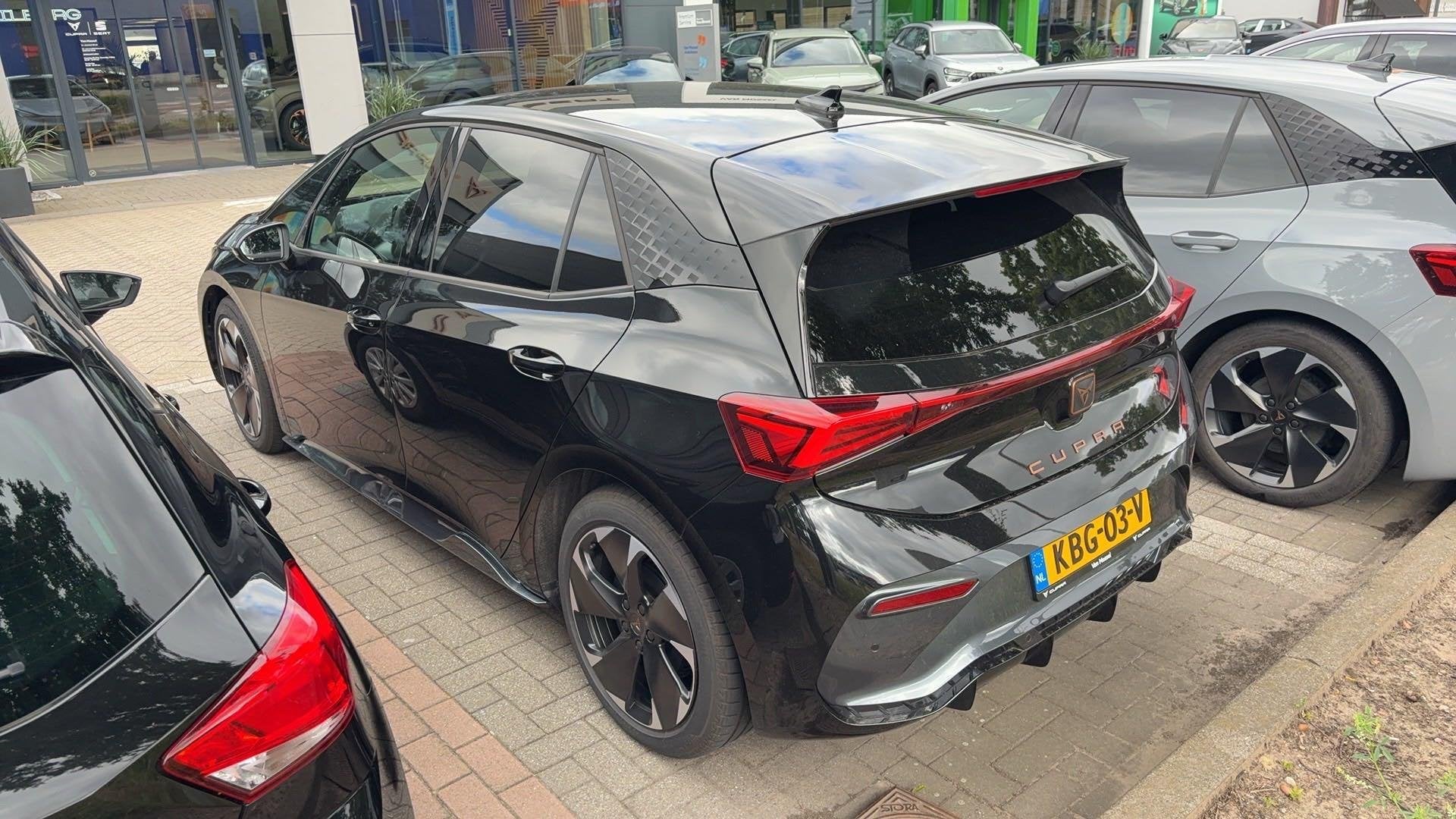 CUPRA Born Business 63 kWh | STOELVERWARMING | ACHTERUITRIJC, Auto's, Cupra, Gebruikt, Zwart, Onderhoudsboekje, Te koop