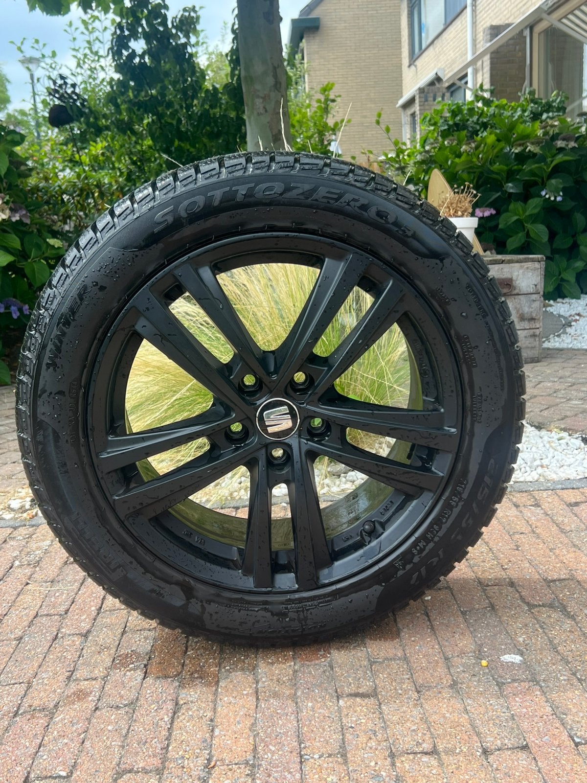 Pirelli Sottozero 4 winterbanden met velgen 215/55 R17, Auto-onderdelen, Banden en Velgen, Ophalen, Banden en Velgen, 17 inch