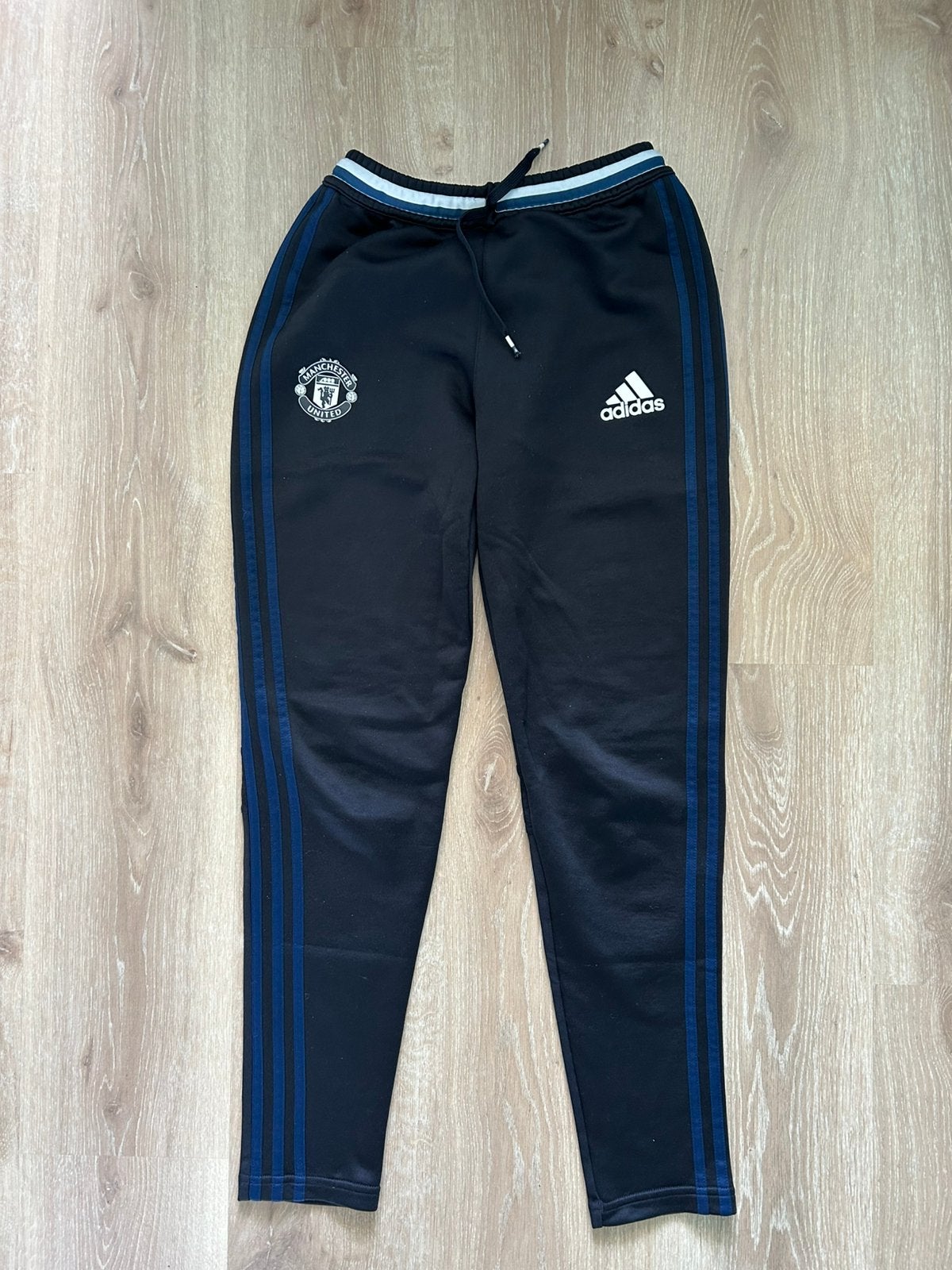 Vintage Manchester United trainingsbroek Adidas 16/17, Kleding | Heren, Zwart, Nieuw, Ophalen of Verzenden, Adidas