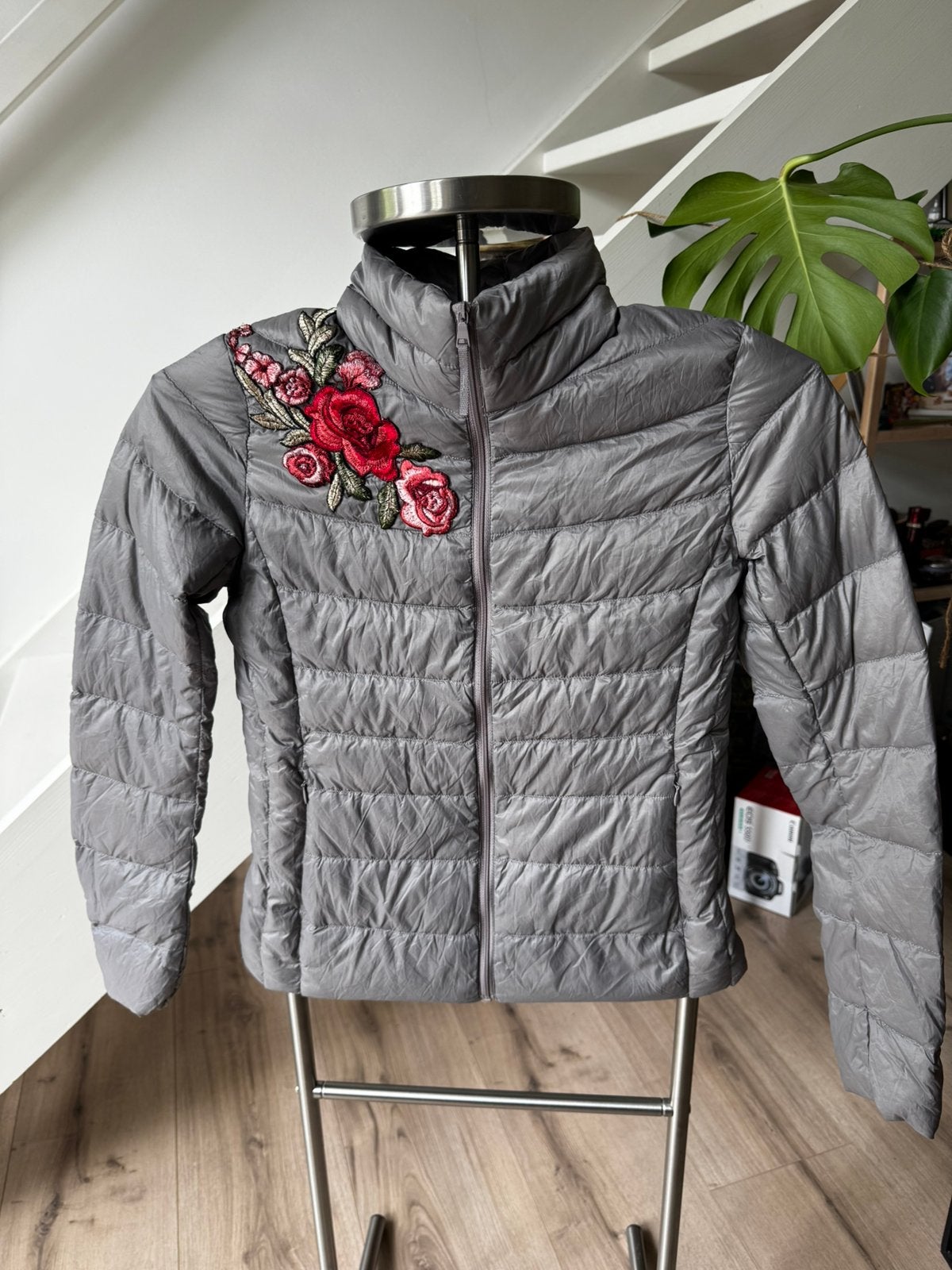 Light Down Jacket by UniQlo, Kleding | Dames, Jassen | Zomer, Ophalen of Verzenden, Zo goed als nieuw, Maat 34 (XS) of kleiner