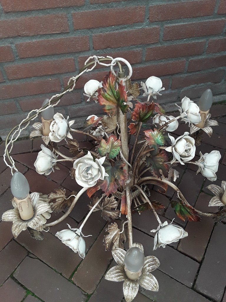 Antieke Franse smeedijzeren kroonluchter vol rozen, Ophalen of Verzenden