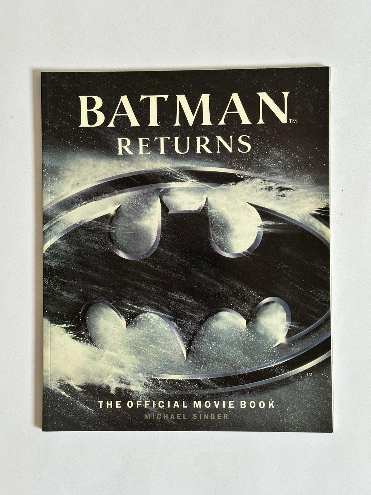 Batman Returns: The Official Movie Book by Michael Singer, Boeken, Ophalen of Verzenden, Gelezen