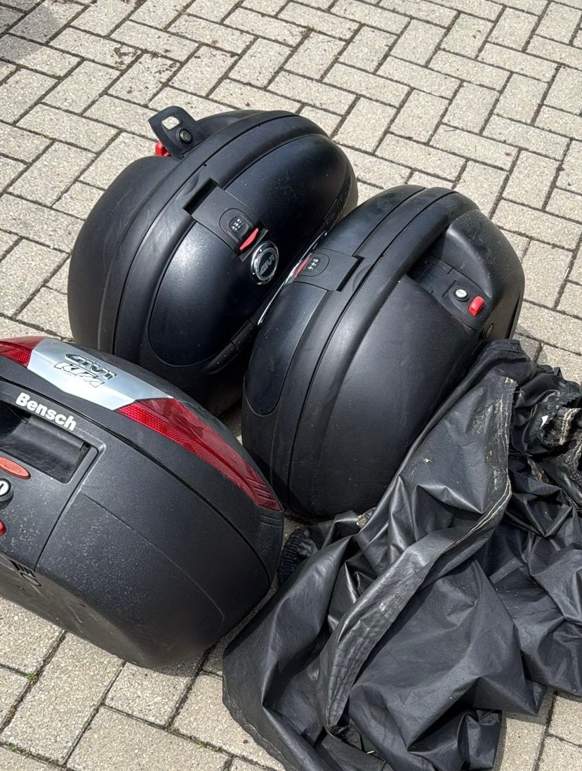 Givi kofferset motor (3-delig) + optioneel zijbeugels KTM, Motoren, Ophalen, Zo goed als nieuw