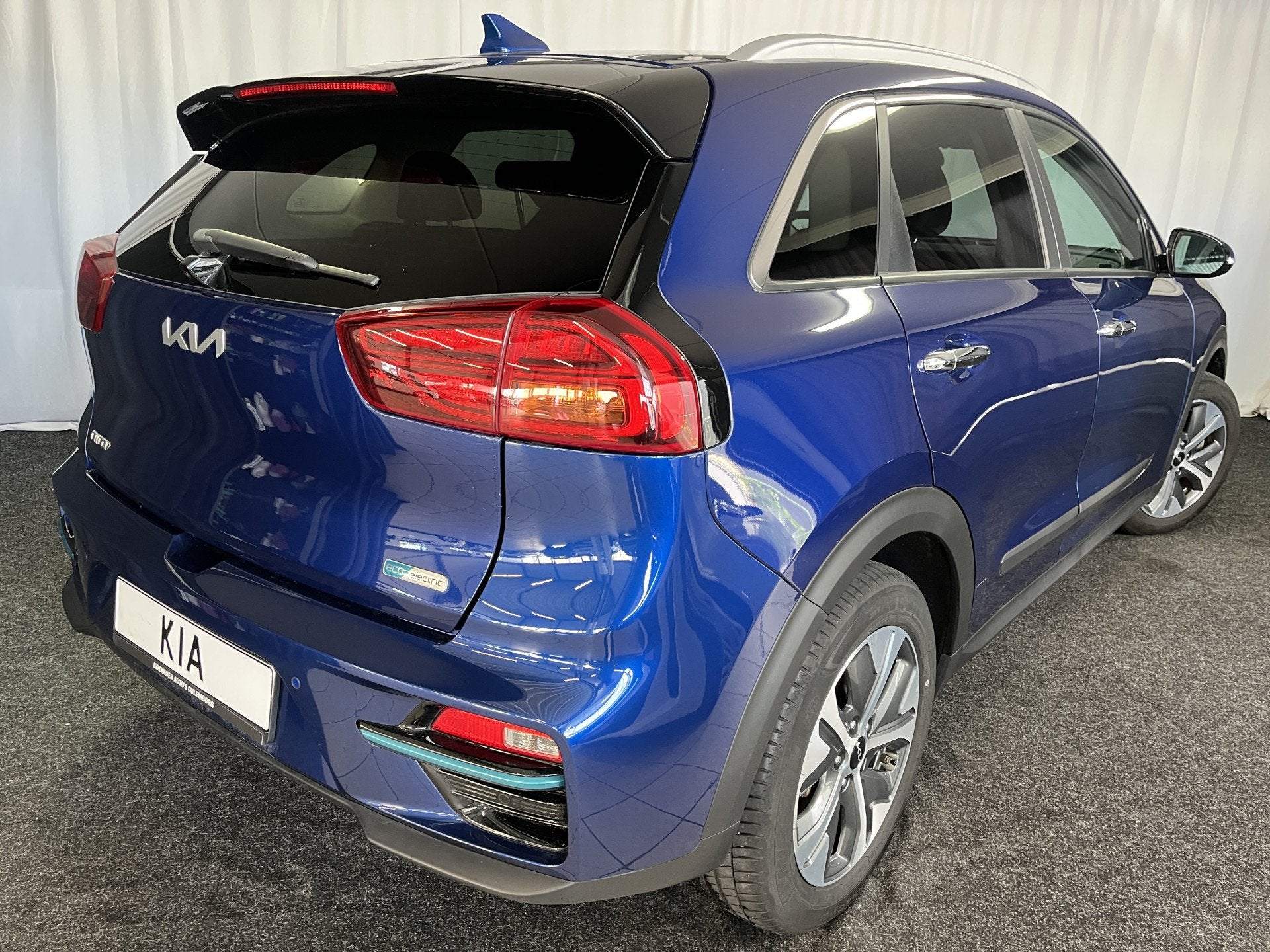 Kia e-Niro ExecutiveLine 64 kWh 1E EIGN/ECC/3 FASE/100%SOH/S, Gebruikt, 1712 kg, Met garantie (alle), Leder