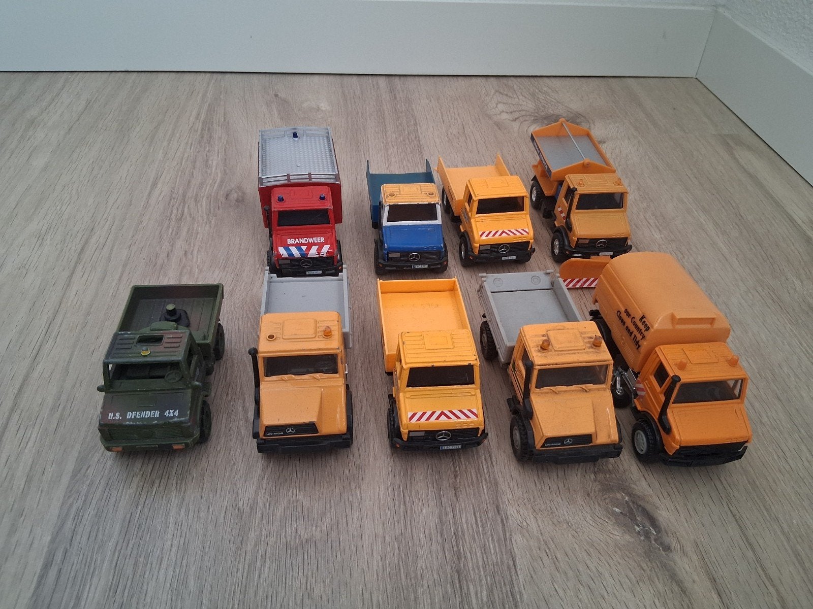 Unimog met laadbak brandweer sneeuwschuif, Ophalen of Verzenden