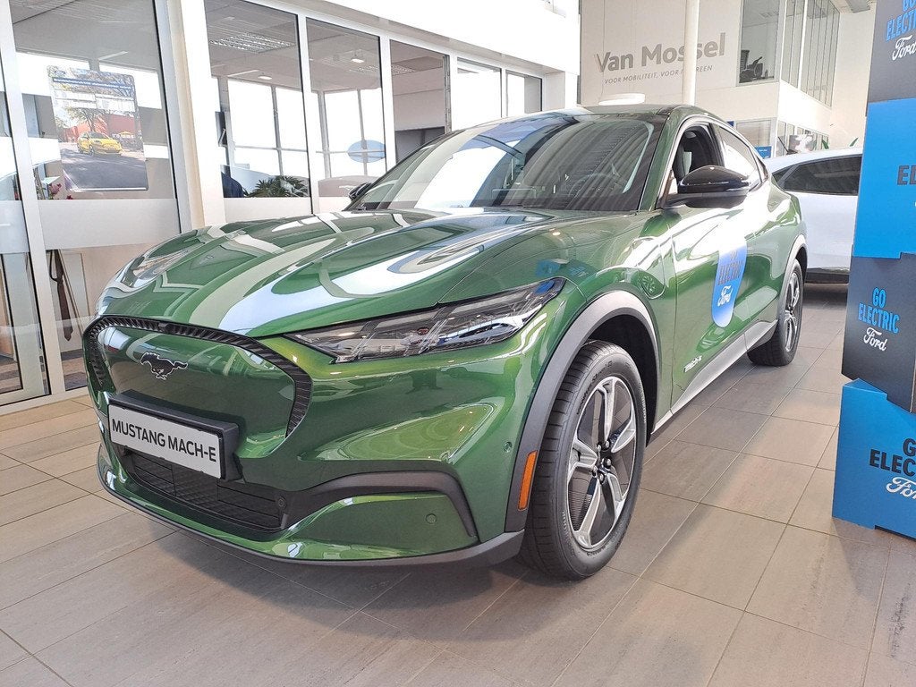 Ford Mustang Mach-E Standard RWD 75 kWh | Apple Carplay & An, Auto's, Automaat, Achterwielaandrijving, Automatische klimaatregeling