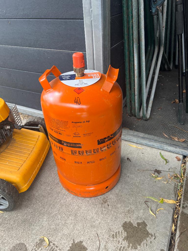 Spaanse gas fles, Caravans en Kamperen, Kampeeraccessoires, Ophalen, Zo goed als nieuw