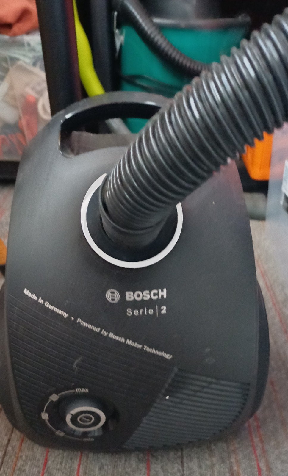 Handige stofzuiger Bosch serie 2,  bijna niet gebruikt, Witgoed en Apparatuur, Ophalen, Zo goed als nieuw