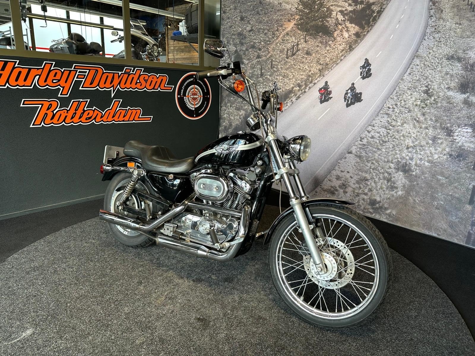 Harley-Davidson XL1200C (bj 2003), Laan van Vredenoord 33
2289 DA  RIJSWIJK, NL, Overig, Sales@harleydavidsonrotterdam.nl, Handgeschakeld