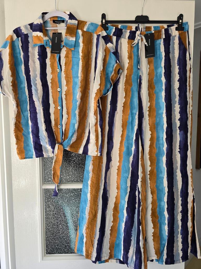 Nieuw 2delig pak Rossini L, Kleding | Dames, Jasjes, Kostuums en Pakken, Ophalen of Verzenden, Nieuw, Blauw