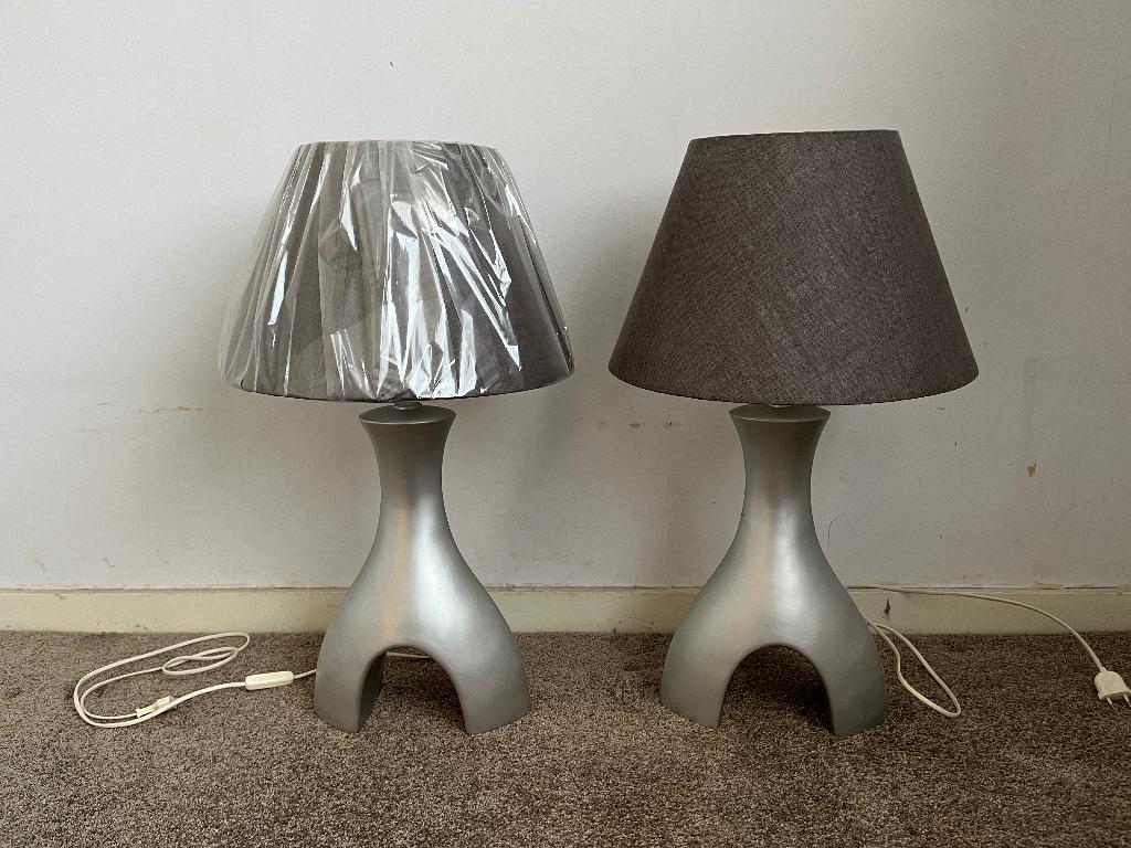 Plateel lampen, zilvergrijs met taupe lampenkap (nieuw), Ophalen, Modern, landelijk, Nieuw, 50 cm of meer