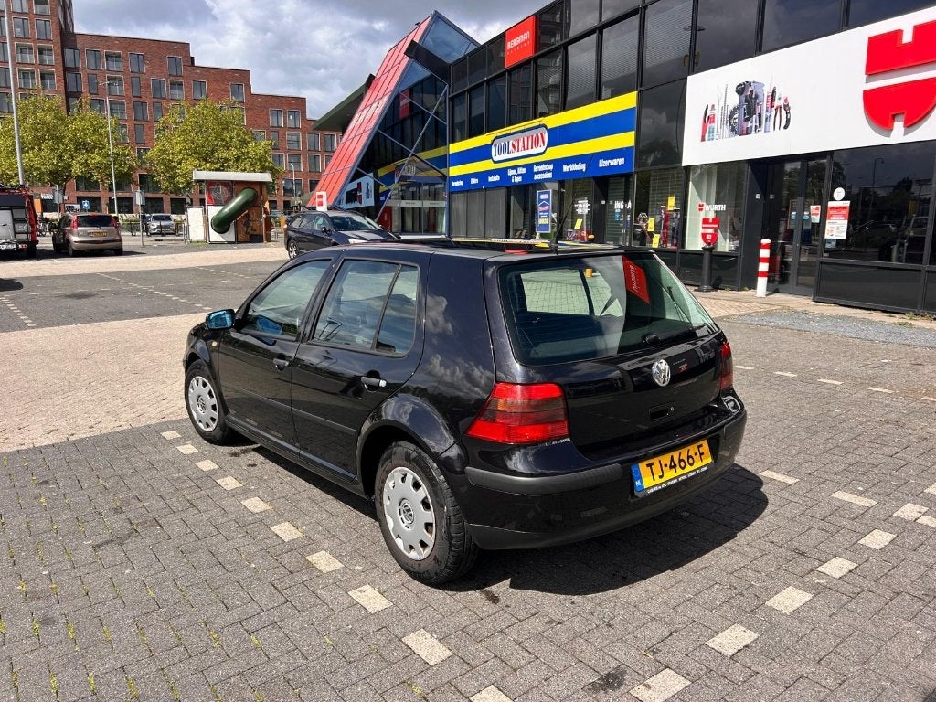 Volkswagen Golf 1.6 74KW 1999 Zwart, Auto's, Volkswagen, 13 km/l, 4 cilinders, 100 pk, 1200 kg