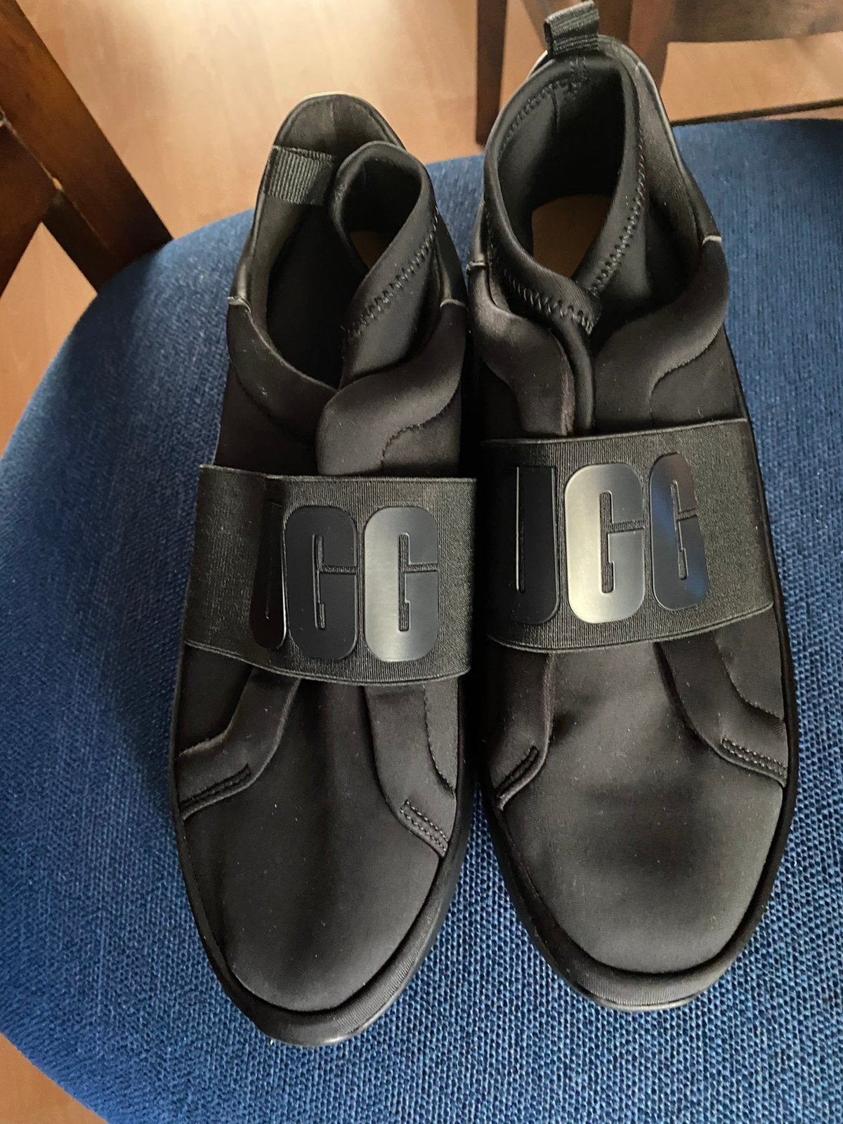 Ugg instappers, Nieuw, Ophalen of Verzenden, Instappers, Zwart