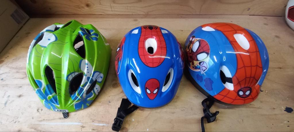 Kinderfietshelmen - Diverse modellen en maten, Ophalen, Gebruikt