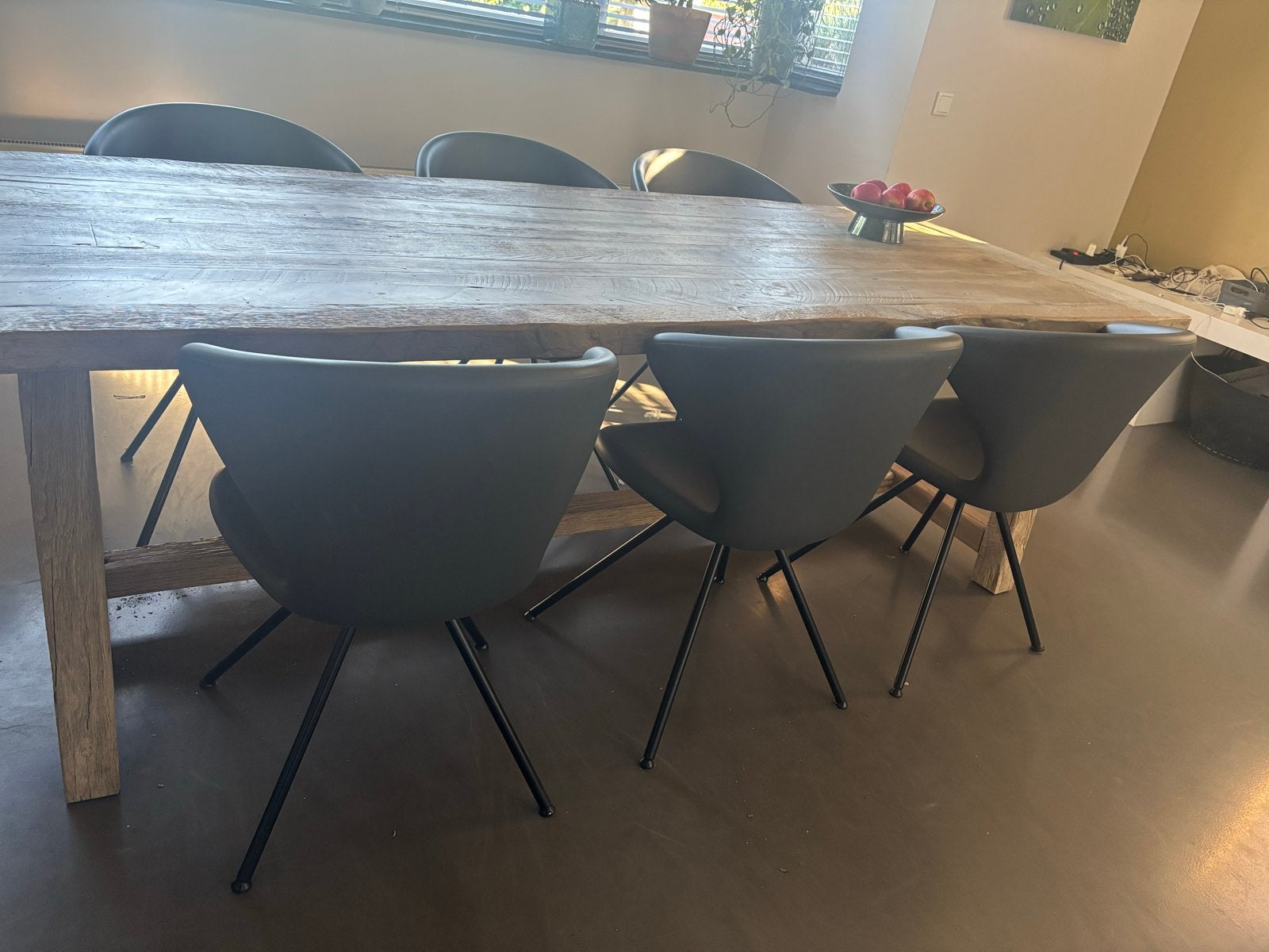 6 donkergrijze eetkamerstoelen in goede staat, Huis en Inrichting, Stoelen, Ophalen, Overige materialen, Gebruikt, Grijs