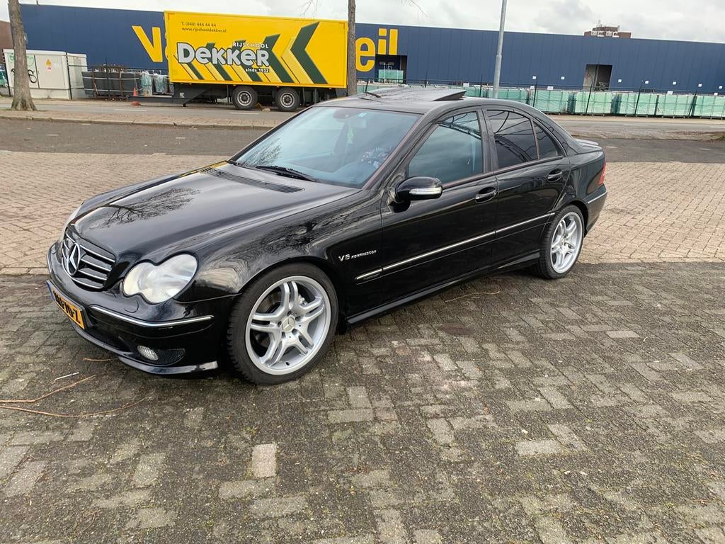 Mercedes Benz C320 Avantgarde |AMG C32 UITGEVOERD|218PK|, Automaat, Achterwielaandrijving, Zwart, Stoelverwarming
