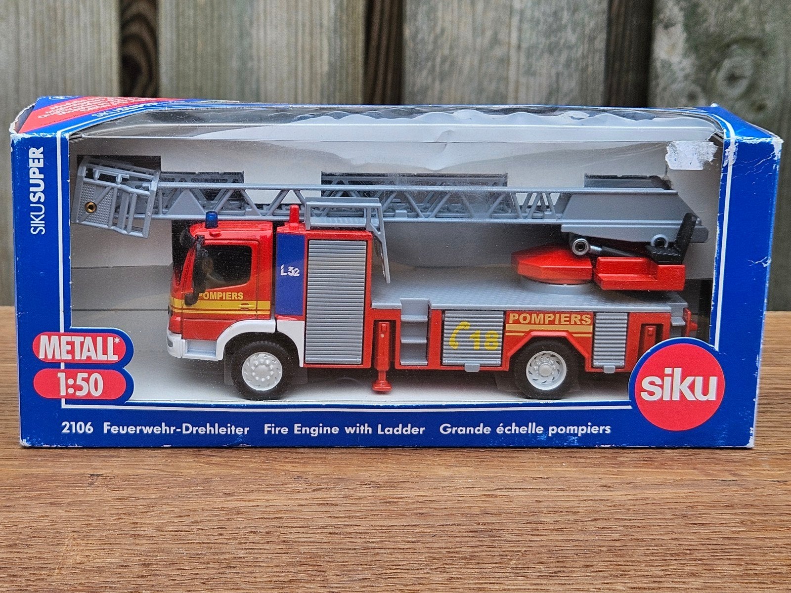 Siku 2106 Mercedes Brandweer Frankrijk Pompiers Ladderwagen, Hobby en Vrije tijd, Modelauto's | 1:50, Ophalen of Verzenden, Nieuw
