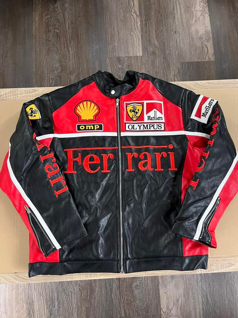 Ferrari x Marlboro Racing jas (maat M) – red leder look, Kleding | Heren, Jassen | Winter, Zo goed als nieuw, Maat 48/50 (M), Rood