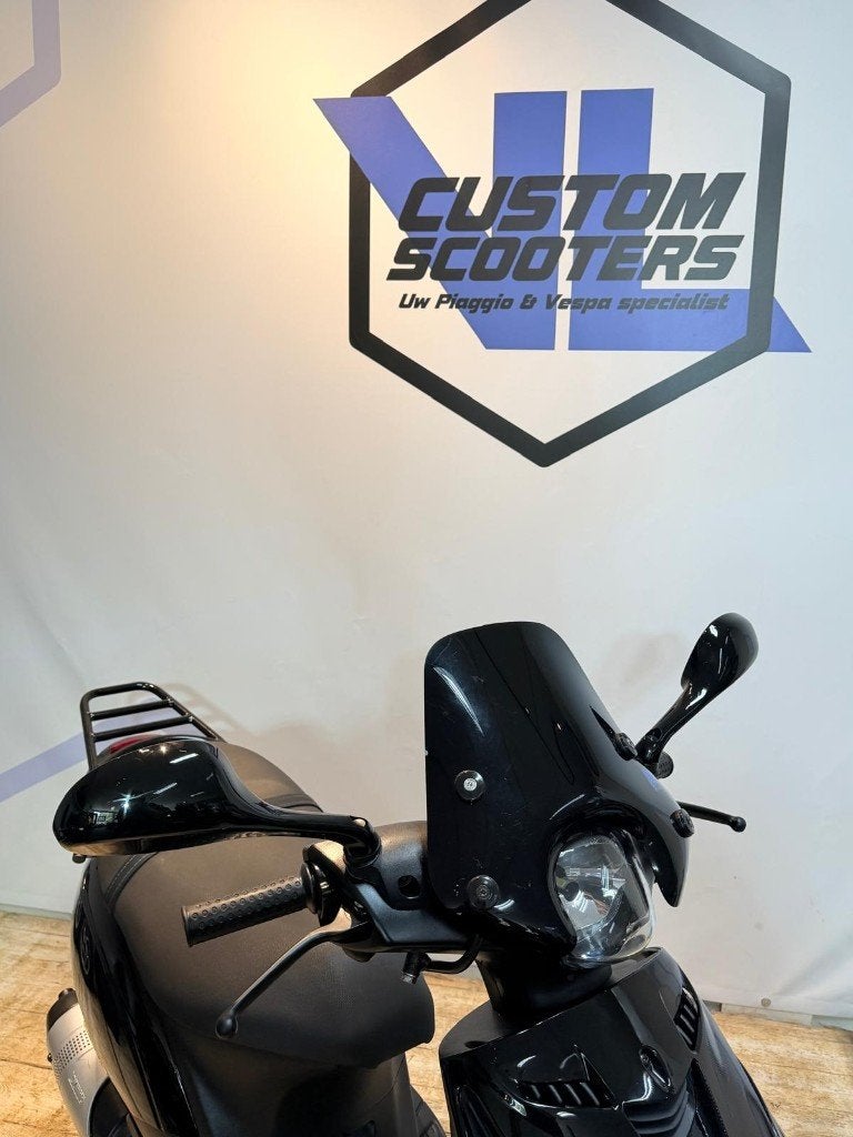 Piaggio Zip 2t 2015 45km brom 2 takt scooter full option, Fietsen en Brommers, Scooters | Piaggio, Zip, Ophalen of Verzenden, Zo goed als nieuw