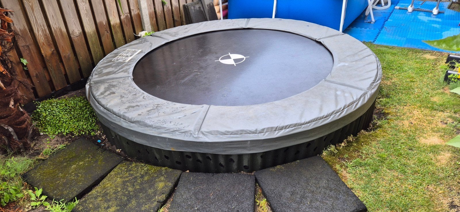 Berg trampoline 270 met inbouw rand, Kinderen en Baby's, Speelgoed | Buiten | Trampolines, Ophalen, Zo goed als nieuw