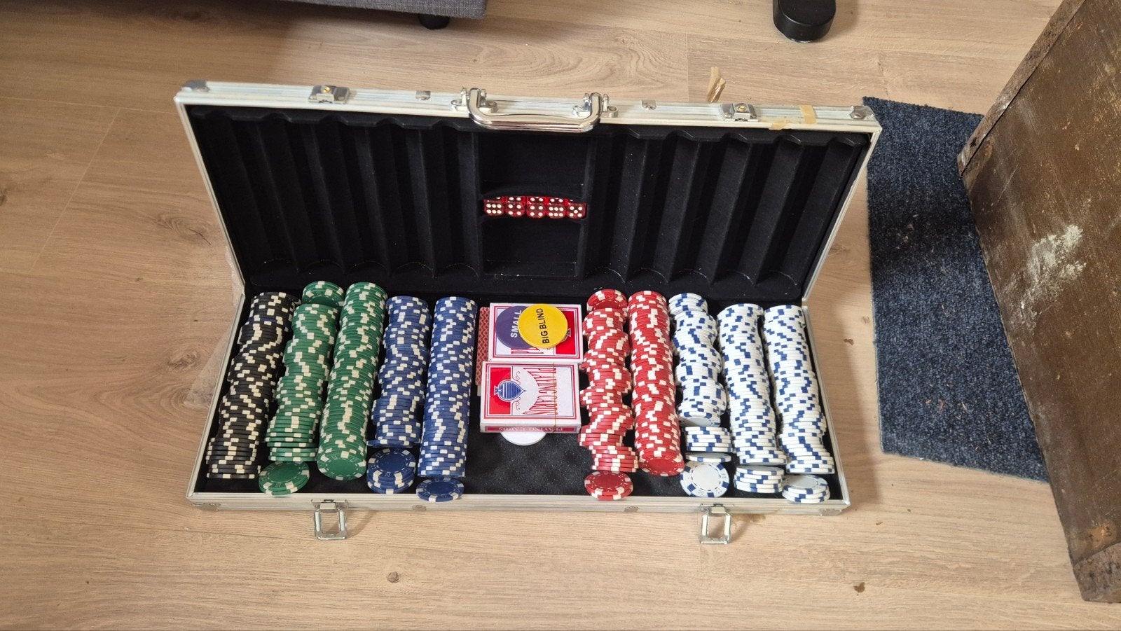 Pokerset met fiches, kaarten en dobbelstenen, Vijf spelers of meer, Ophalen, Gebruikt