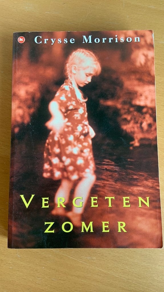Crysse Morrison - Vergeten zomer, Ophalen of Verzenden, Zo goed als nieuw