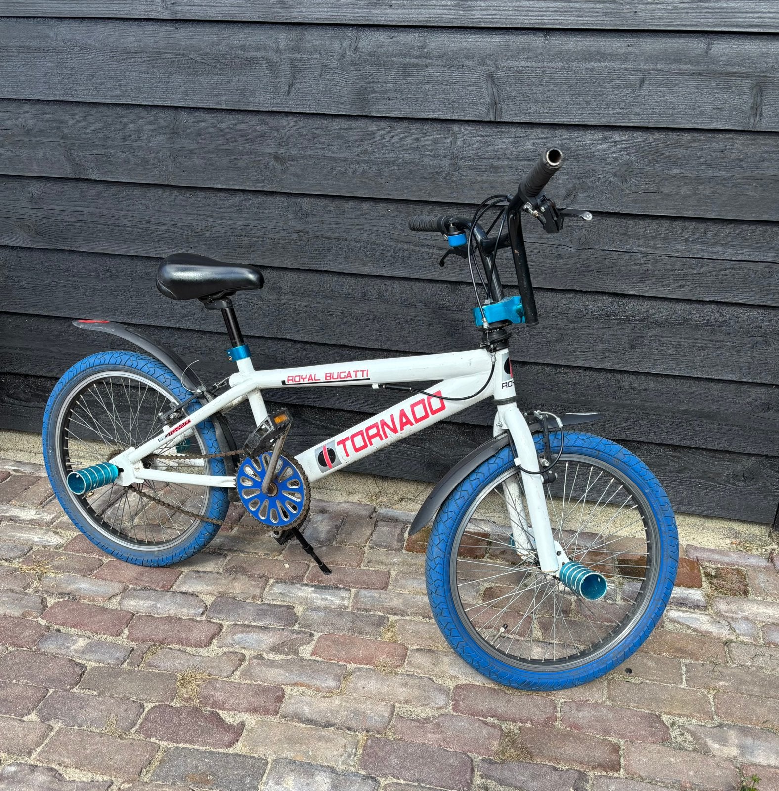 Royal Bugatti Tornado BMX - Wit met blauwe accenten, Ophalen, Staal, Velgrem, Stuur 360° draaibaar