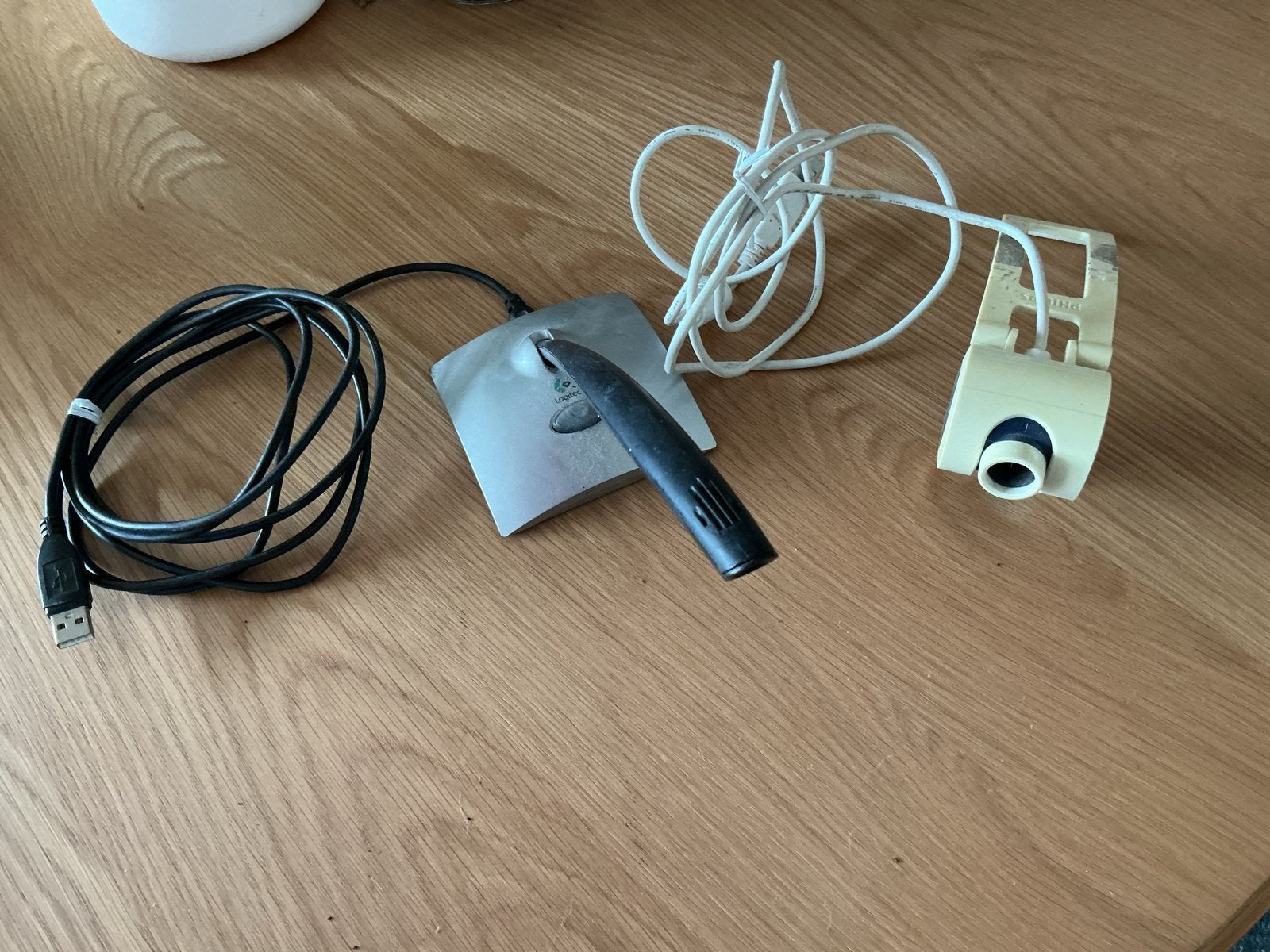webcam en microfoon - Bedraad, Computers en Software, Gebruikt, Ophalen of Verzenden, Windows, Monitorclip