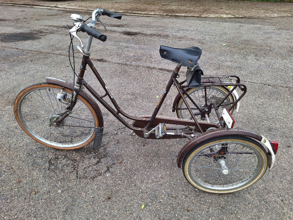 Bruine driewielfiets voor mensen met een beperking, Ophalen, Gebruikt, Trommelrem, Overige merken