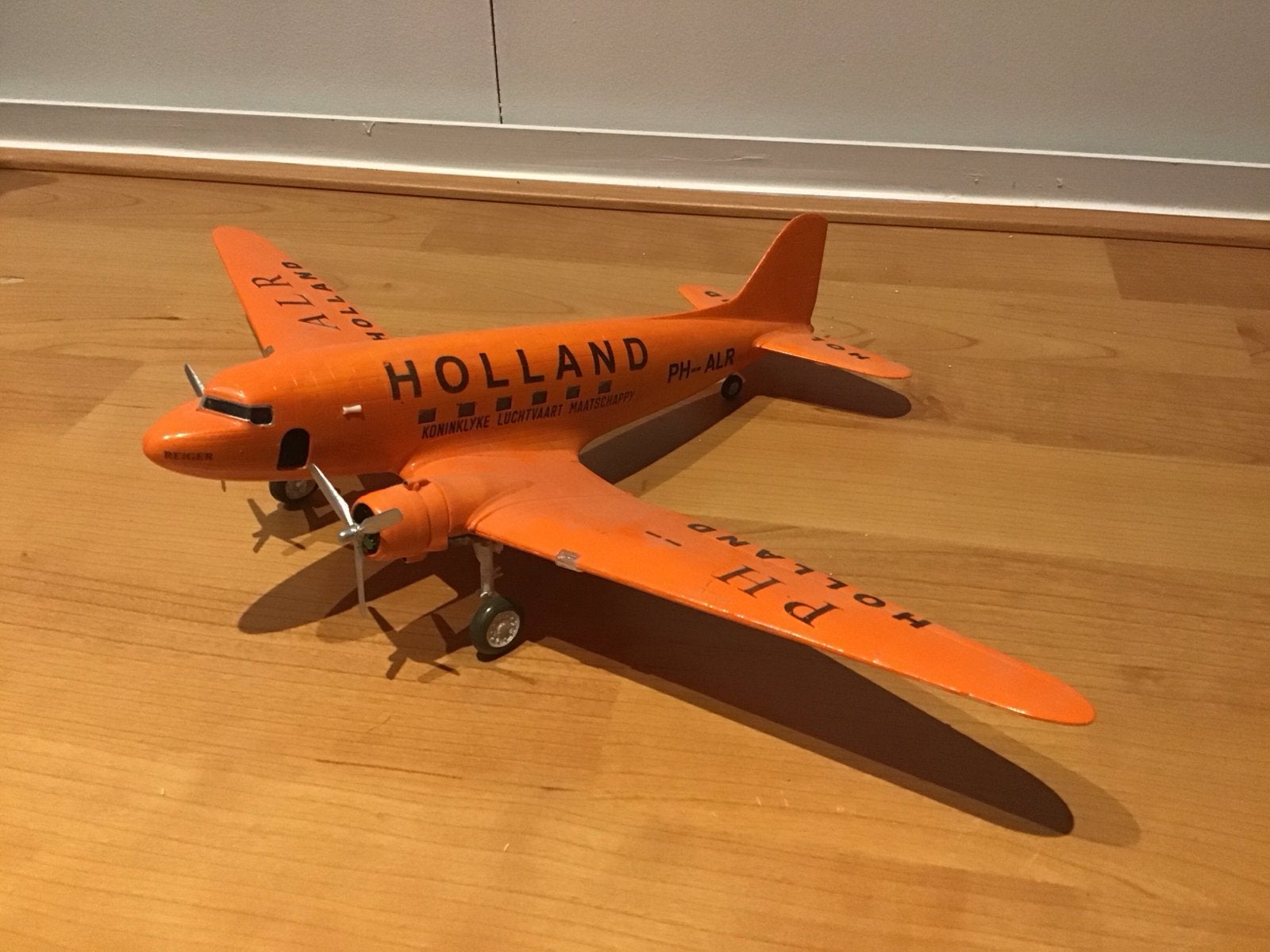 ZELDZAAM! Douglas DC-3 PH-ALR 'Holland' schaalmodel, Hobby en Vrije tijd, Overige merken, Ophalen of Verzenden, Zo goed als nieuw
