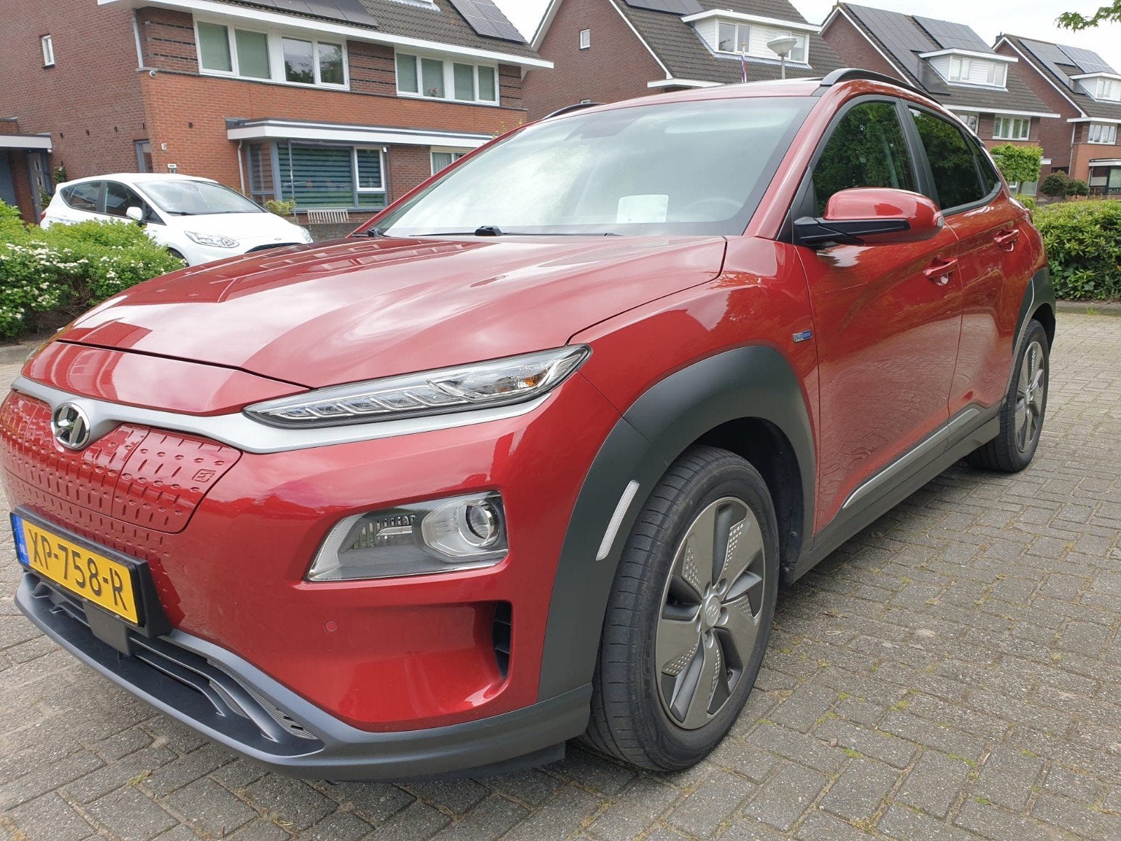 Hyundai Kona EV 204pk 2WD 64 kWh Aut. 2019 Rood, Auto's, Zwart, Lichtsensor, Elektrisch, SUV of Terreinwagen