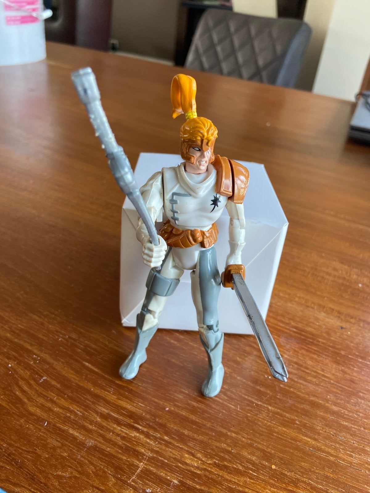 Vintage actiefiguur met zwaard en staf, Kinderen en Baby's, Ophalen of Verzenden, Gebruikt