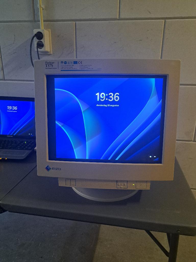 eizo crt monitor 17 inch, Computers en Software, Monitoren, Zo goed als nieuw, 60 Hz of minder, VGA, Gaming, Overige typen, Overige resoluties
