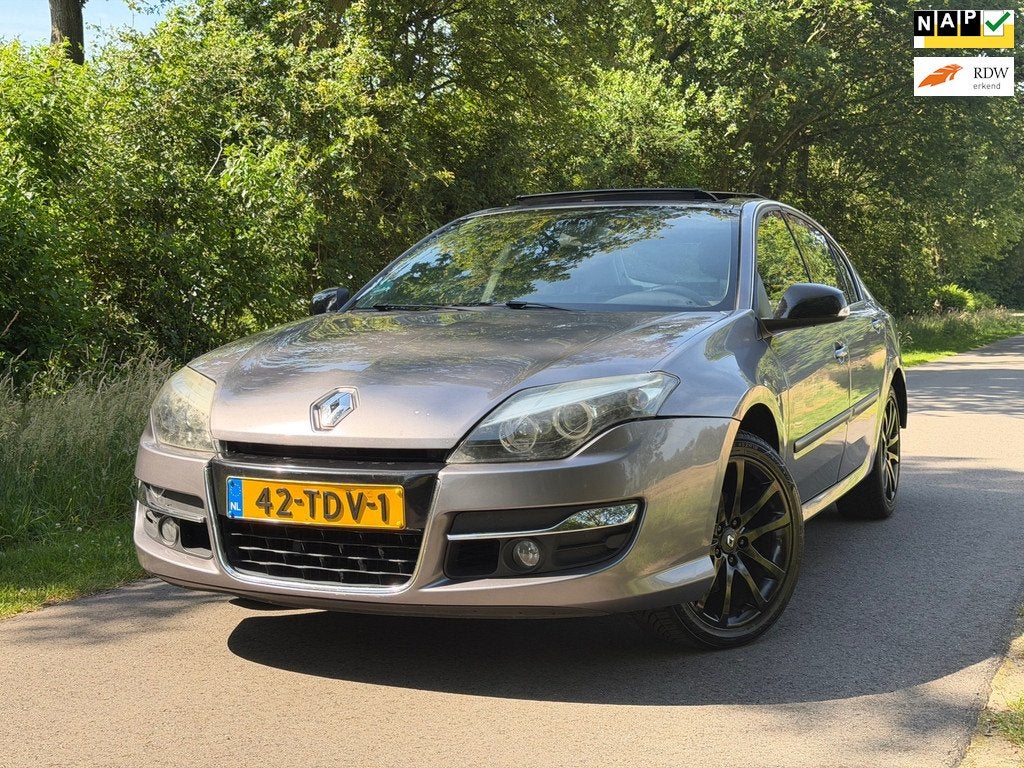 Renault Laguna 1.5 dCi Executive | Pano + Clima + Navi + Bos, Auto's, Voorwielaandrijving, Gebruikt, Zwart, 4 cilinders
