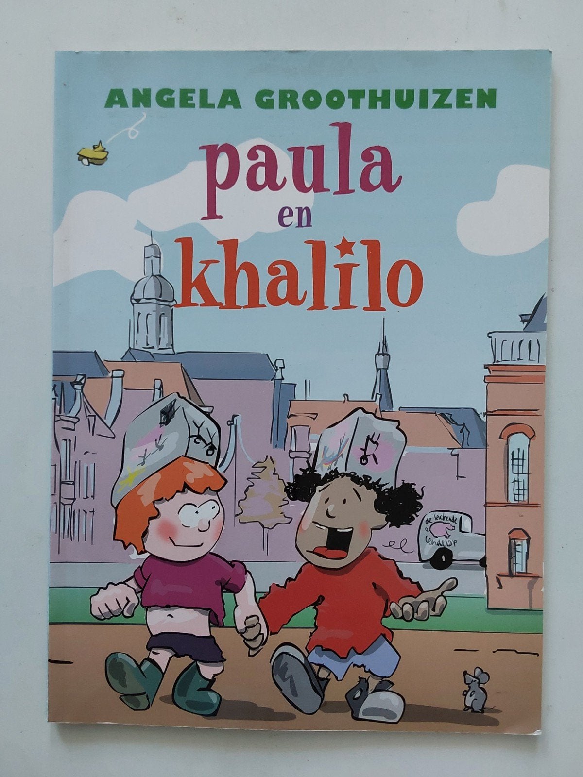 Paula en Khalilo / door Angela Groothuizen, Eén stripboek, Ophalen of Verzenden, Zo goed als nieuw, Angela Groothuizen