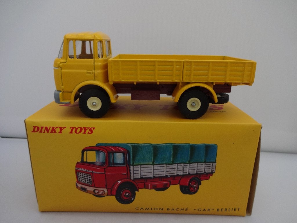 Berliet G.A.K. geel Camion Bache nr: 584 van Dinky Toys 1:50, Ophalen of Verzenden, Zo goed als nieuw, Bus of Vrachtwagen, Dinky Toys