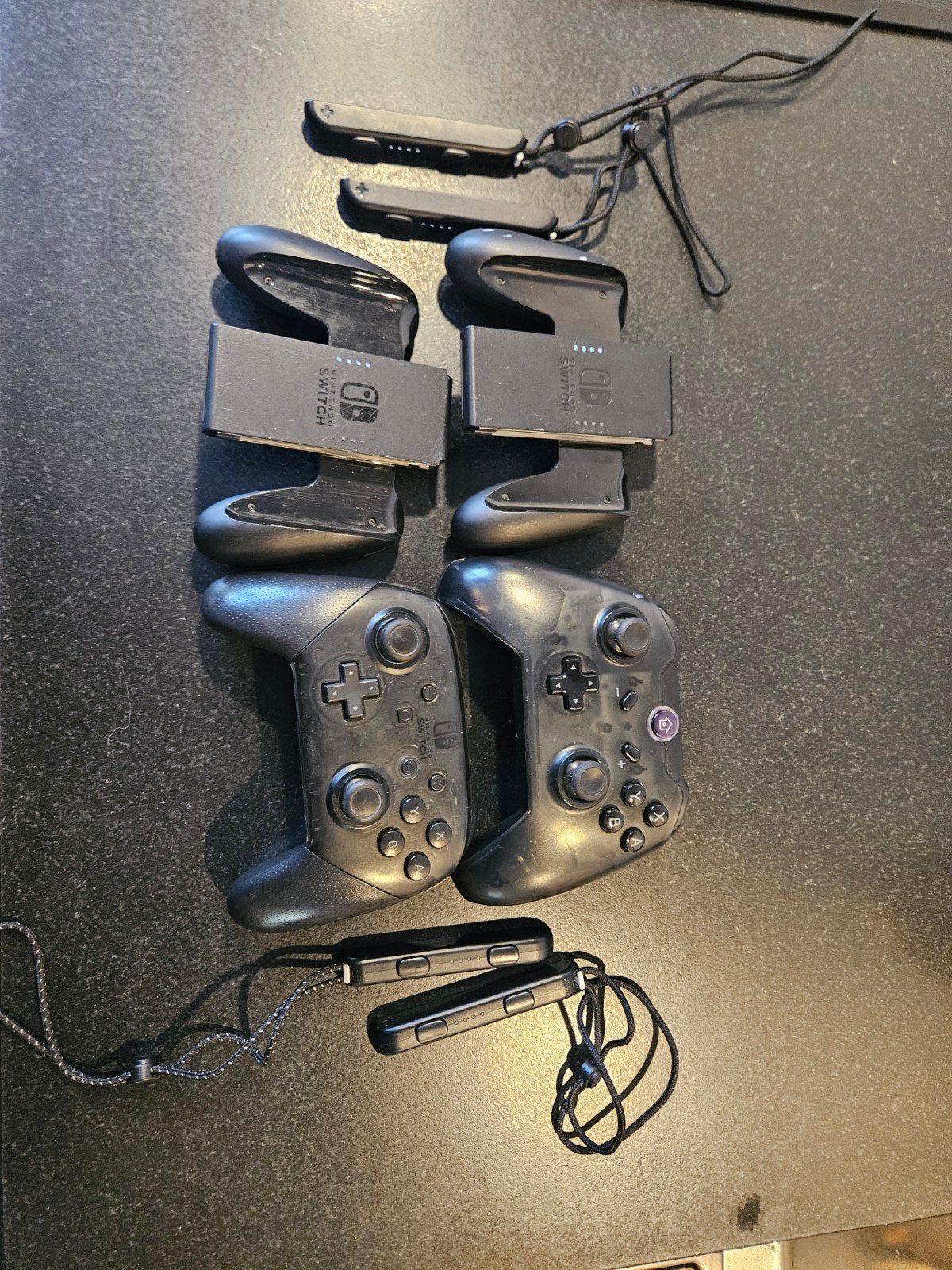 Nintendo Switch controllers en grips - Gebruikt, Ophalen of Verzenden, Gebruikt, Met 3 controllers of meer, Switch Original