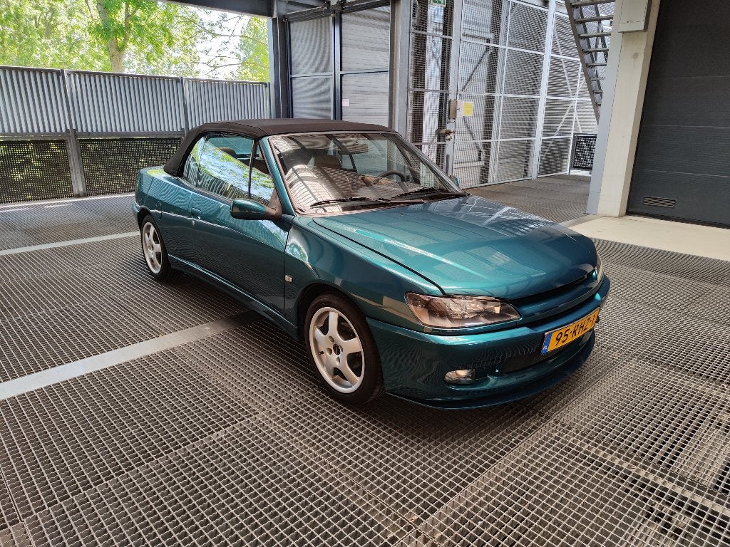 Peugeot 1995 Groen, 40 €/maand, 4 cilinders, Cabriolet, 4 stoelen