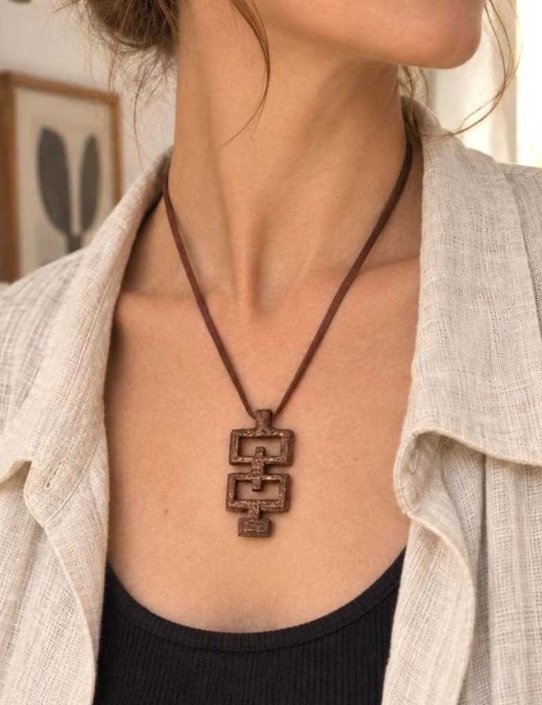 Vintage Finse bronzen hangerketting, jaren 70, leren koord, Bruin, Ophalen of Verzenden, Zo goed als nieuw, Overige materialen