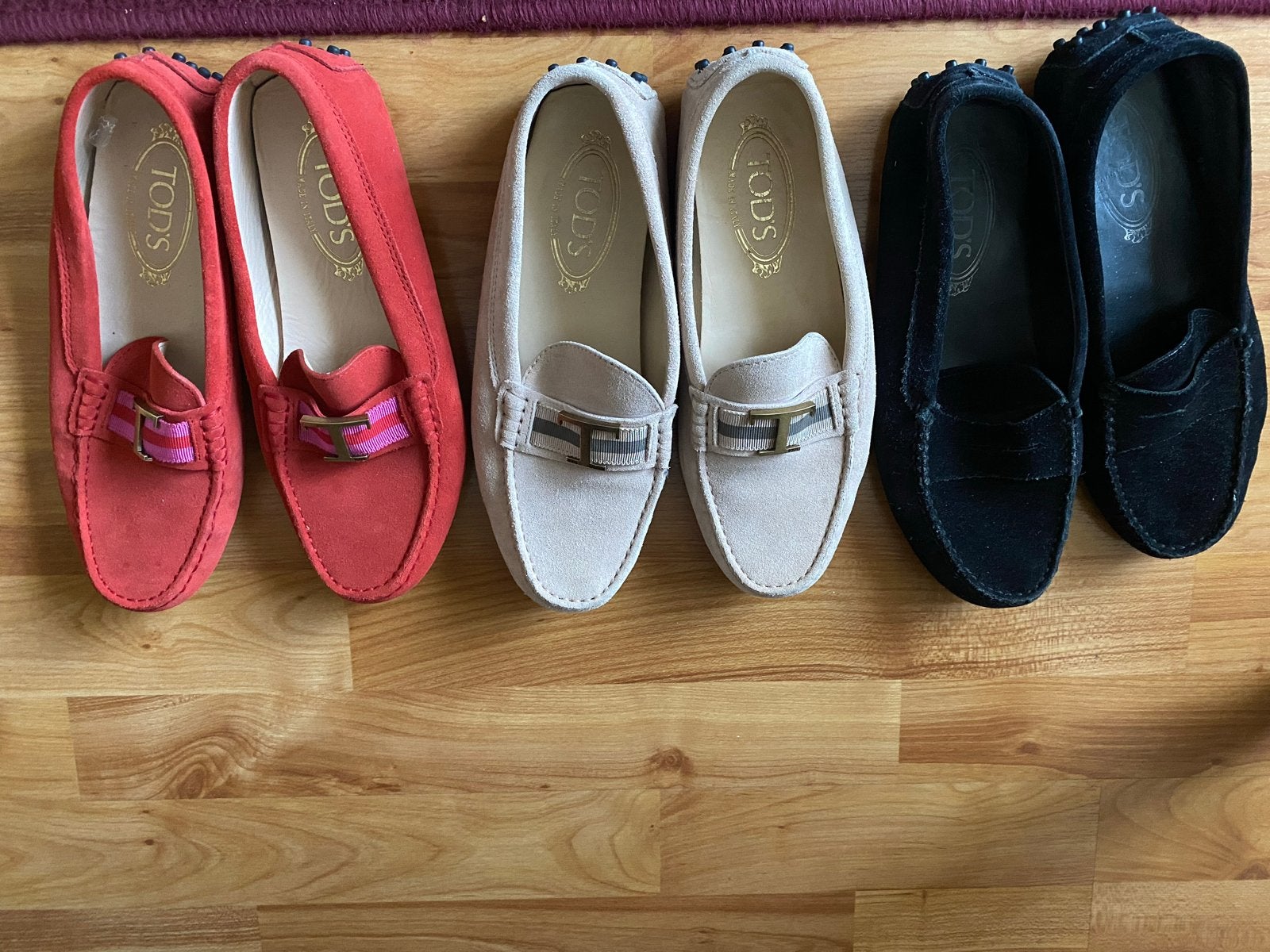 Tods moccasins maat 38 - 3 paar zwart rood en beige, Kleding | Dames, Schoenen, Ophalen of Verzenden, Gedragen, Zwart, Espadrilles of Moccasins