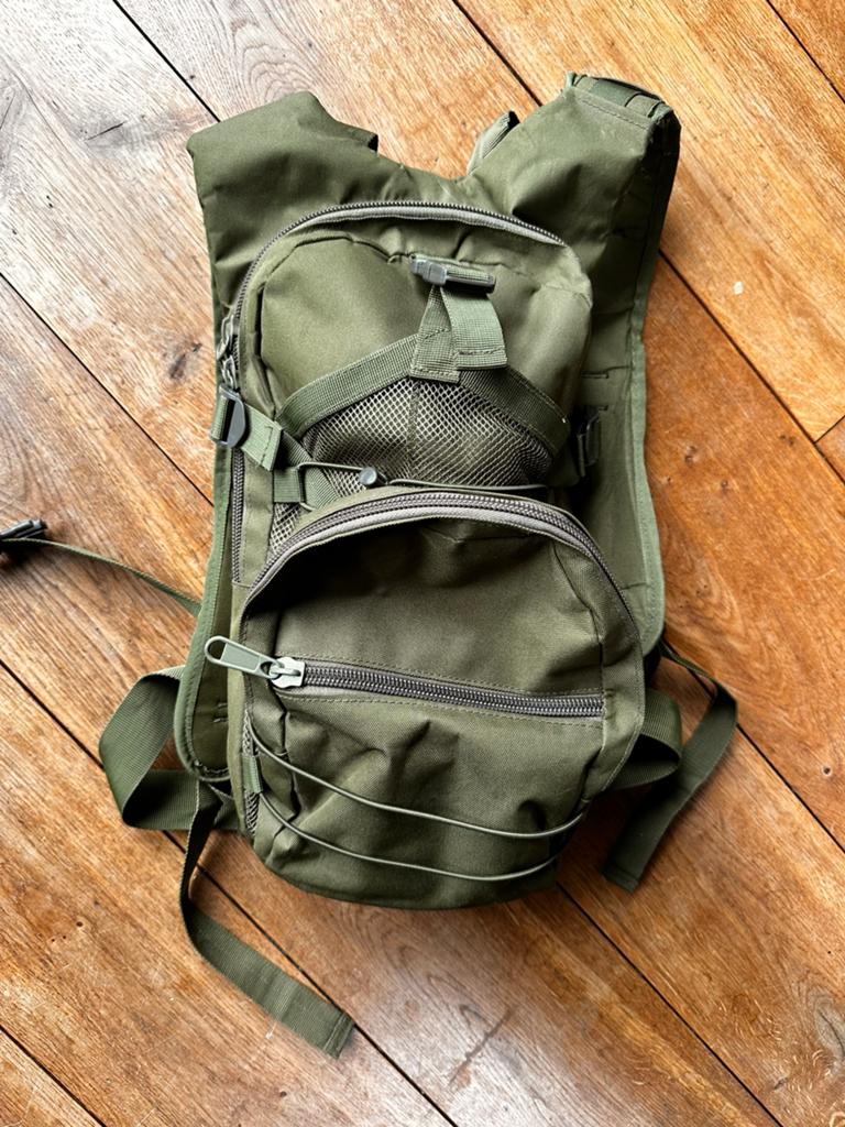 Compacte groene rugzak - Ideaal voor dagtochten, Verzamelen, Militaria | Algemeen, Ophalen of Verzenden