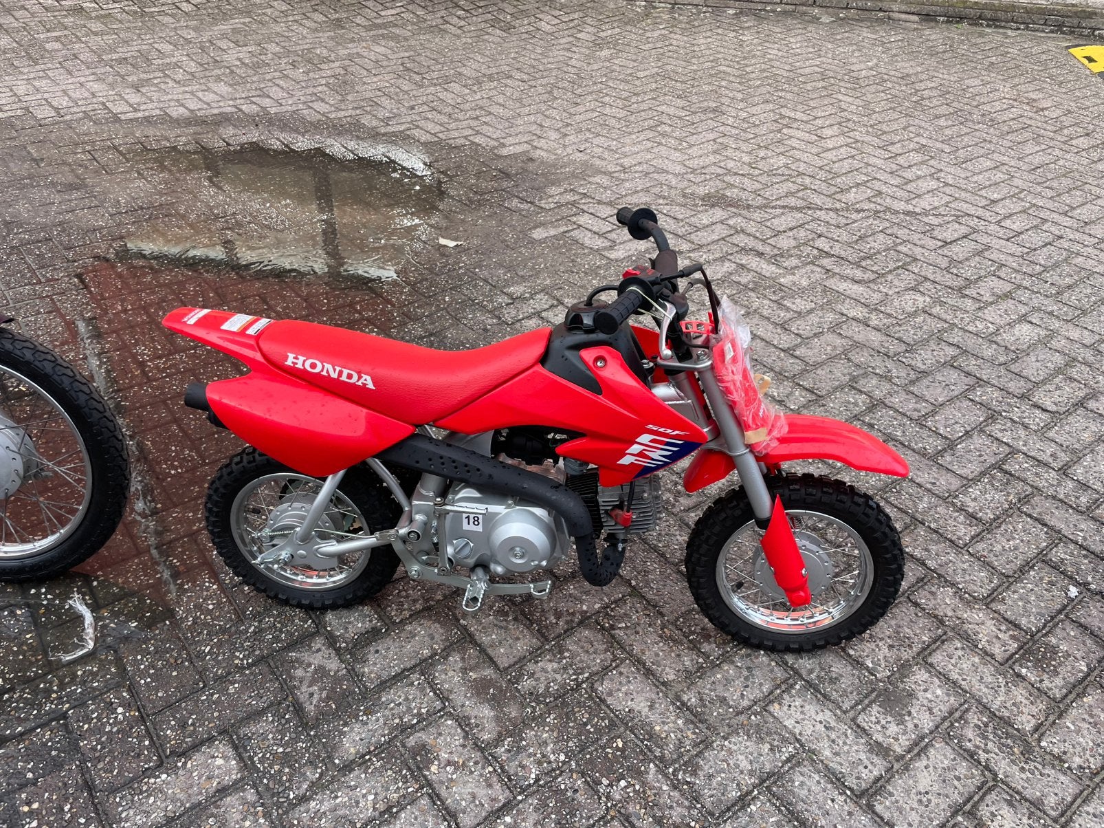 Nieuwe honda crf50 uit voorraad leverbaar, Ophalen, Zo goed als nieuw, Pitbike