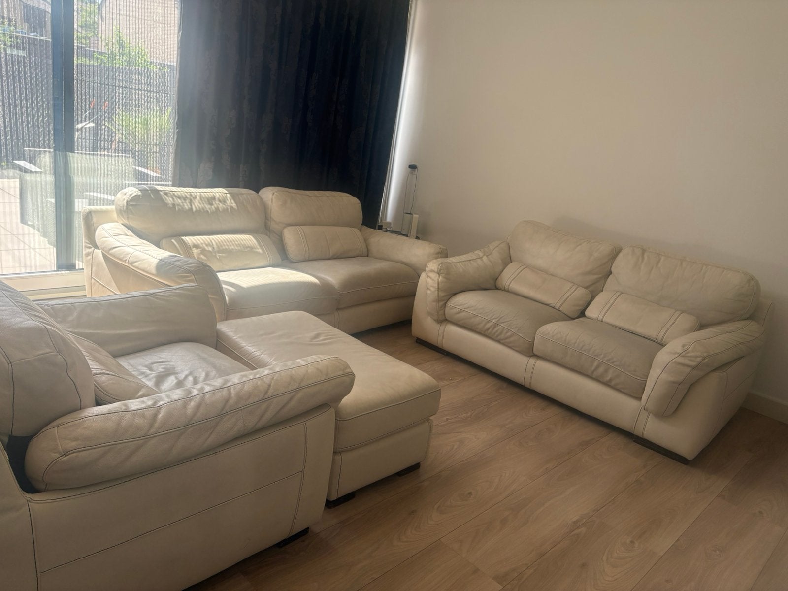 Leren bankstel/ gebroken wit/ pelikaan leer, Ophalen, Gebruikt, Leer, Stoere en relaxe banken
