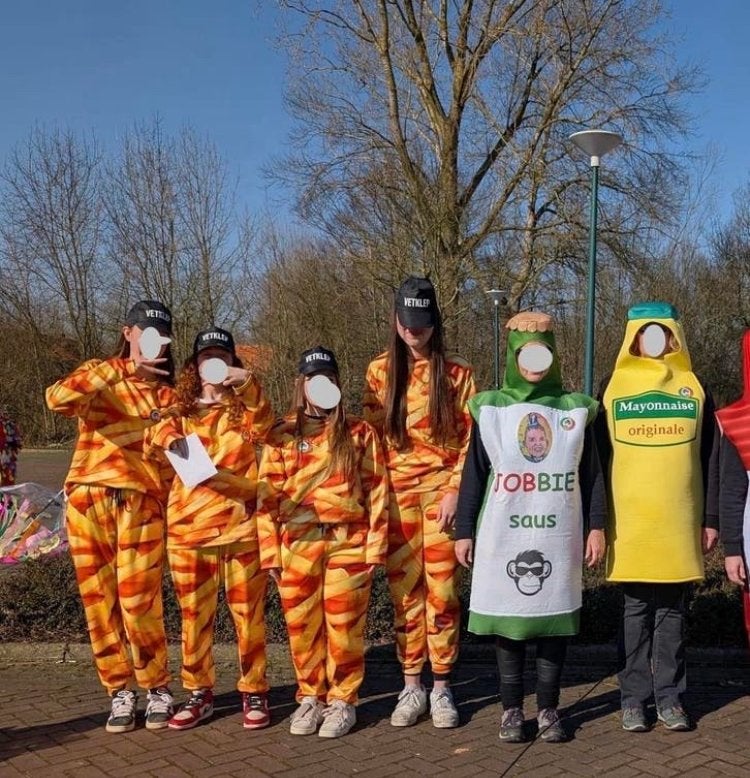 Wij maken carnaval speciaal, Maat 38/40 (M), Carnaval, Ophalen of Verzenden, Kleding