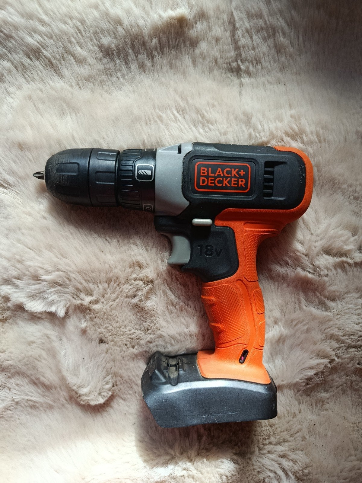 schroef boormachine 18 volt black and decker, Doe-het-zelf en Verbouw, Ophalen of Verzenden, Boormachine
